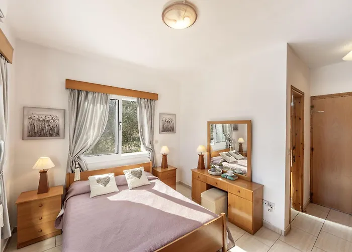 The Arches Vila Lachi